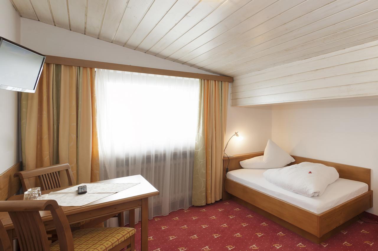 Ferienhotel Tyrol Soell Am Wilden Kaiser 部屋 写真