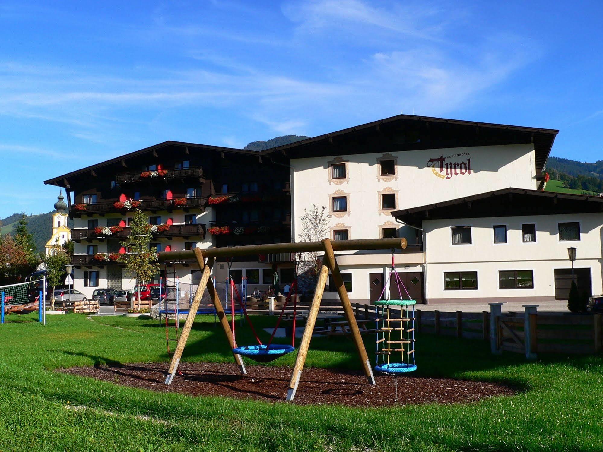 Ferienhotel Tyrol Soell Am Wilden Kaiser エクステリア 写真